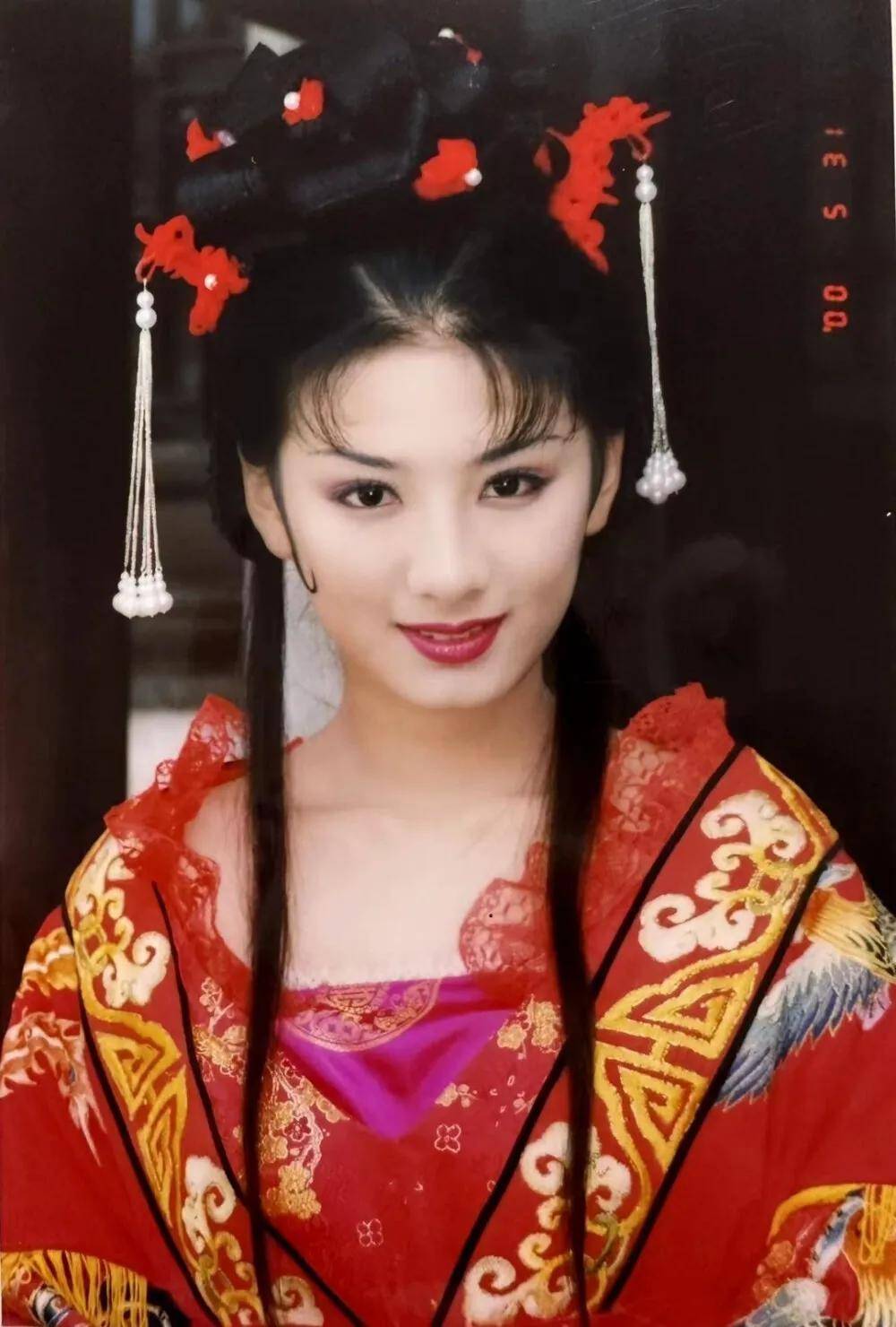 黄奕凭颜值当艺人!妩媚又英气,曾是女扮男装赛道天花板