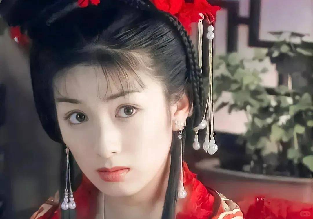 黄奕凭颜值当艺人!妩媚又英气,曾是女扮男装赛道天花板