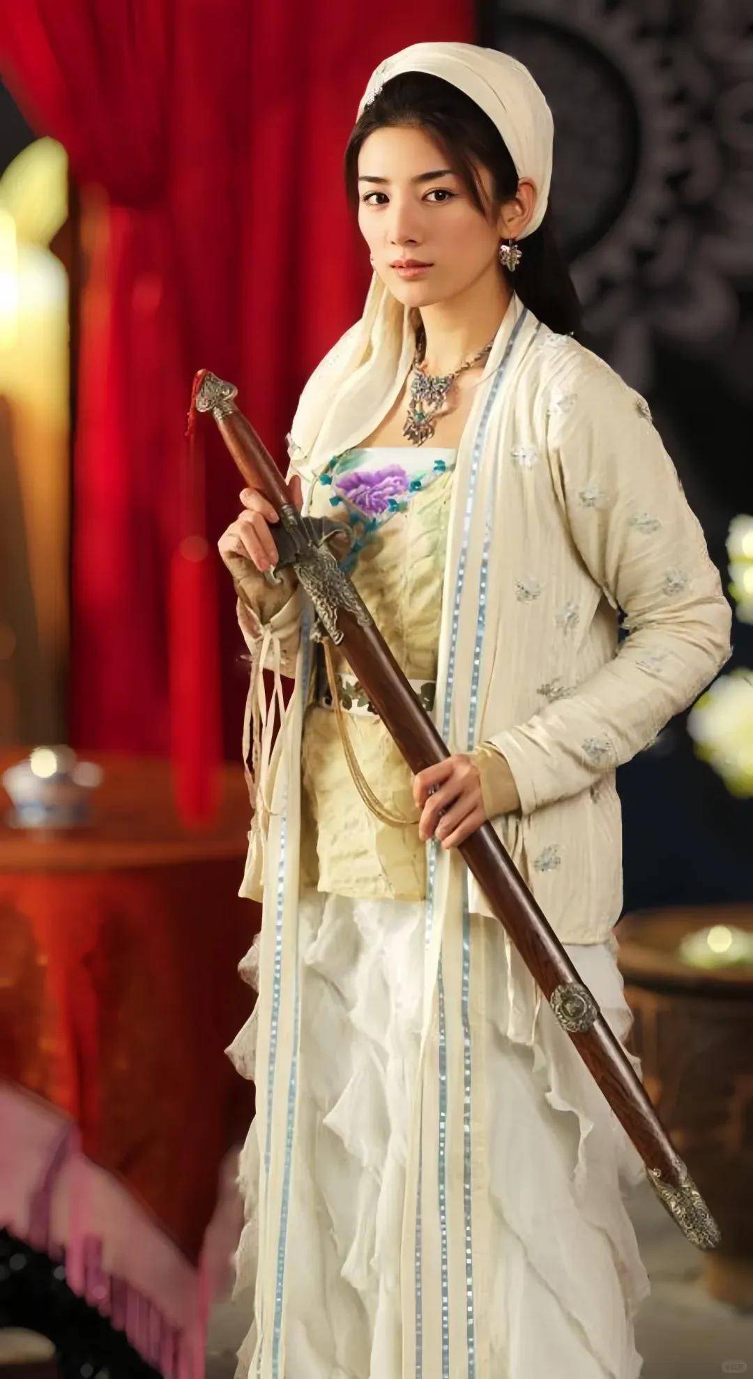 黄奕凭颜值当艺人!妩媚又英气,曾是女扮男装赛道天花板