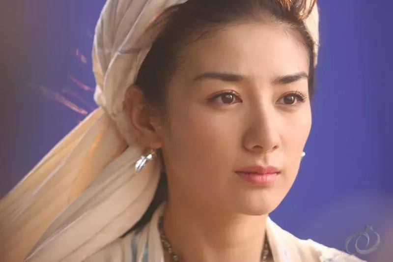 黄奕凭颜值当艺人!妩媚又英气,曾是女扮男装赛道天花板