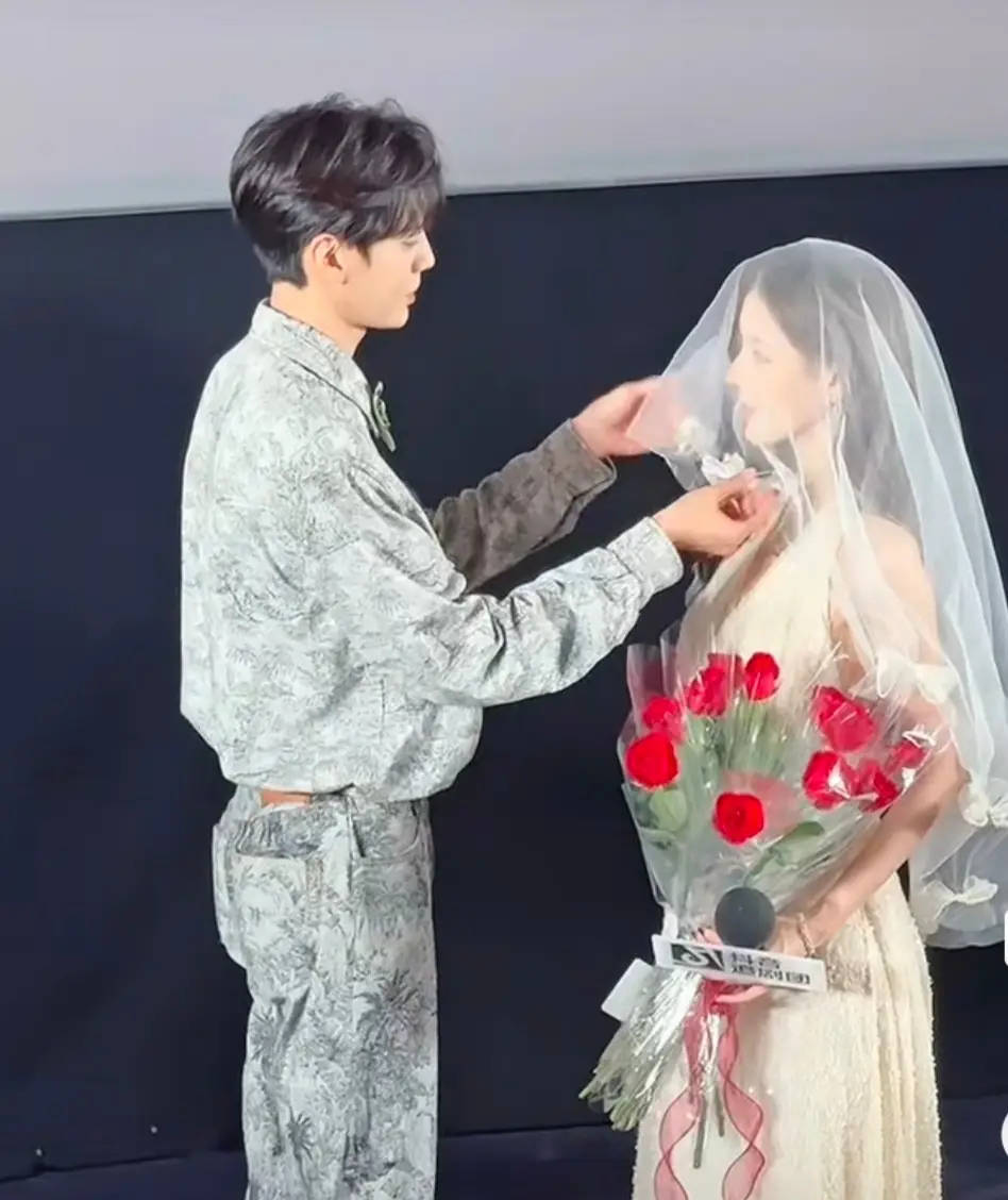 内娱剧宣彻底疯狂：张予曦毕雯珺当众接吻杨超越丁禹兮痛哭流涕