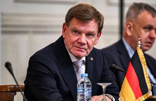 德国连续4天对华发难，中方果断回击，7艘大船南下，战机绕台巡航