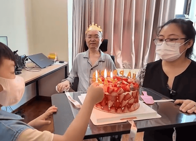 与渐冻症抗争6年，妻子透露蔡磊近况：他已完全丧失语言能力，仅能吃流食