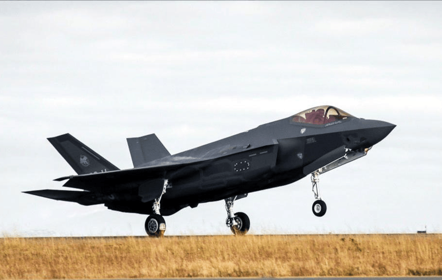 干得漂亮！俄军战机飞越波兰钻井，探出北约虚实，美法英波未反应