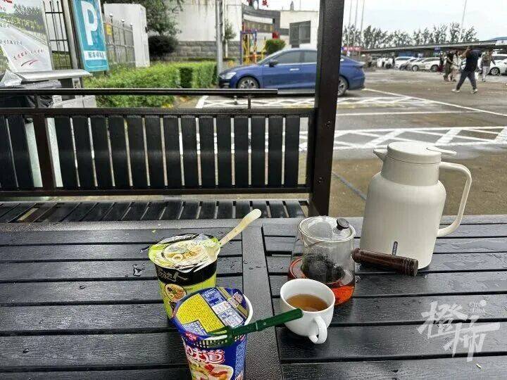 “猪肝红”预警！有人深圳出发，15小时还没出广东…