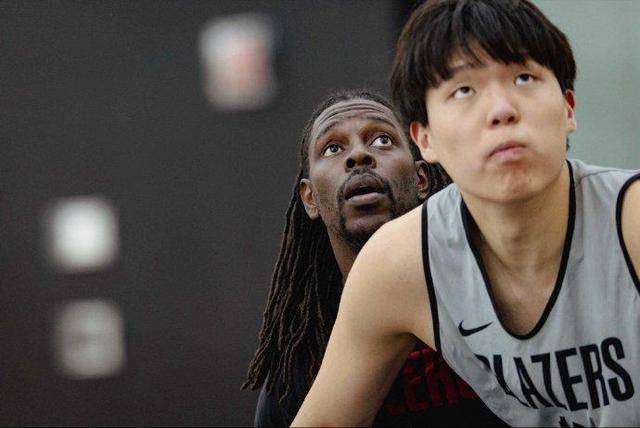 一起来为小杨加油！杨瀚森将代表开拓者出战NBA常规赛，首战面对森林狼对方内线长人林立